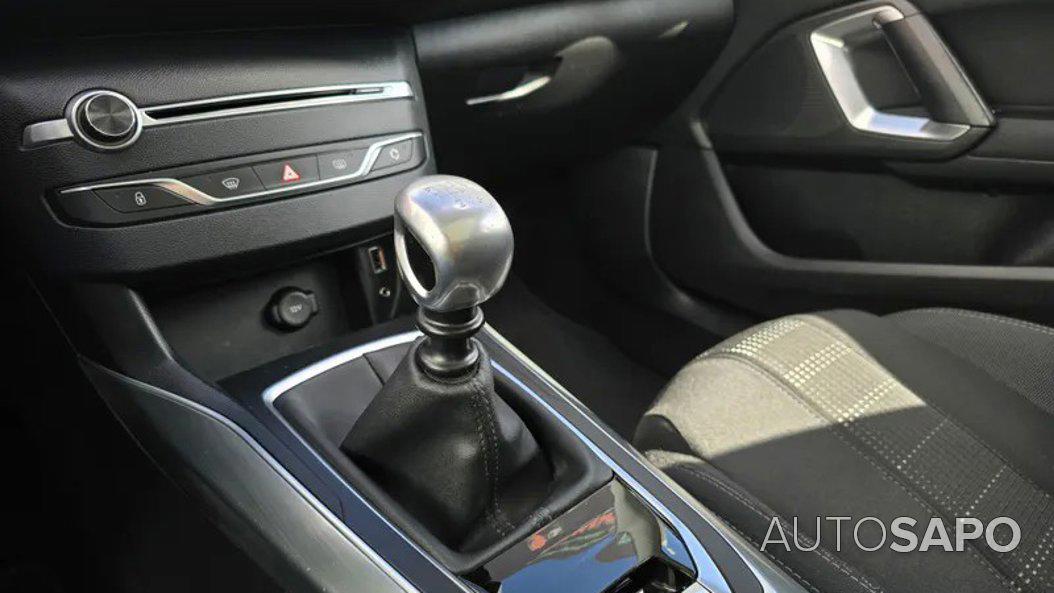 Peugeot 308 1.6 BlueHDi Allure J17 de 2016