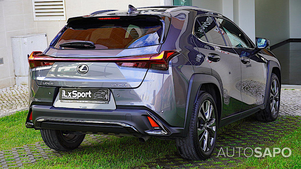 Lexus UX 250h F Sport de 2024