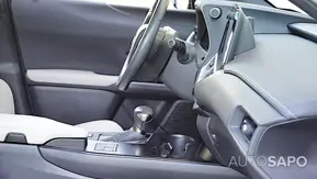 Lexus UX 250h F Sport de 2024