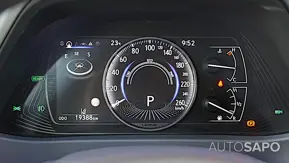 Lexus UX 250h F Sport de 2024