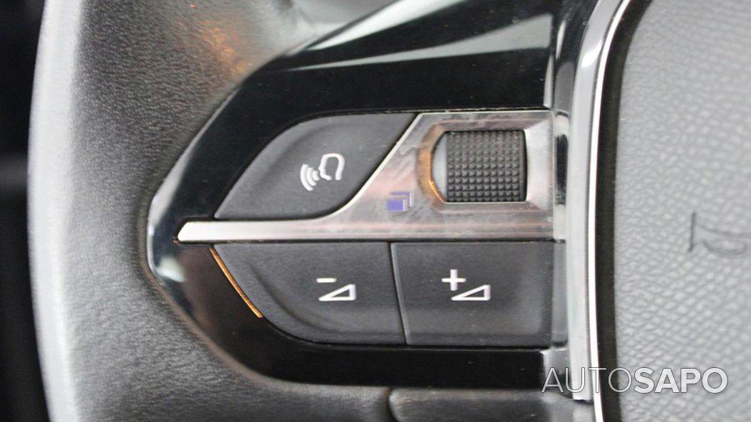 Peugeot e-2008 de 2023