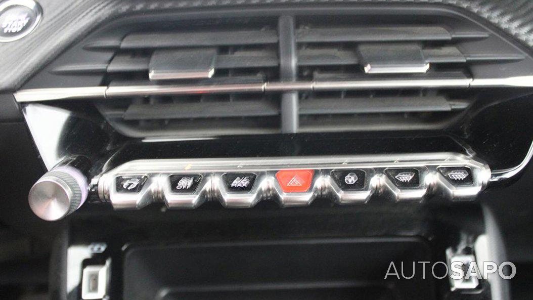 Peugeot e-2008 de 2023