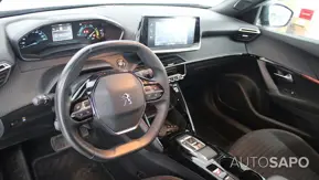 Peugeot e-2008 de 2023