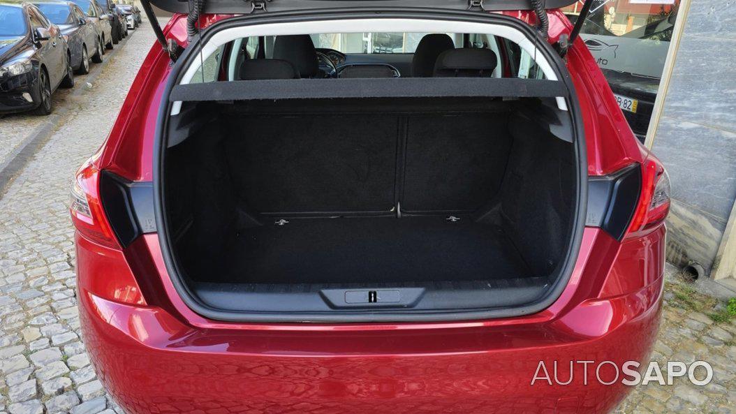Peugeot 308 1.2 PureTech Active J17 de 2018