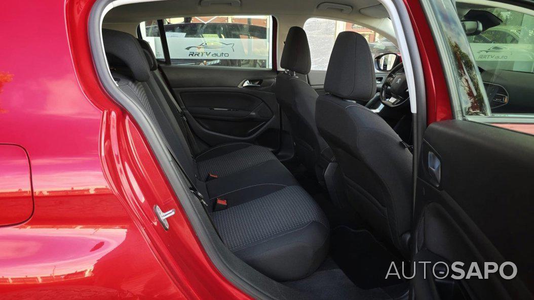 Peugeot 308 1.2 PureTech Active J17 de 2018