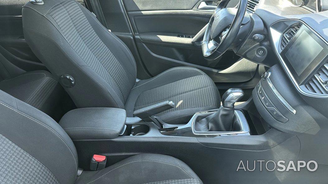 Peugeot 308 1.6 BlueHDi Allure J17 de 2016