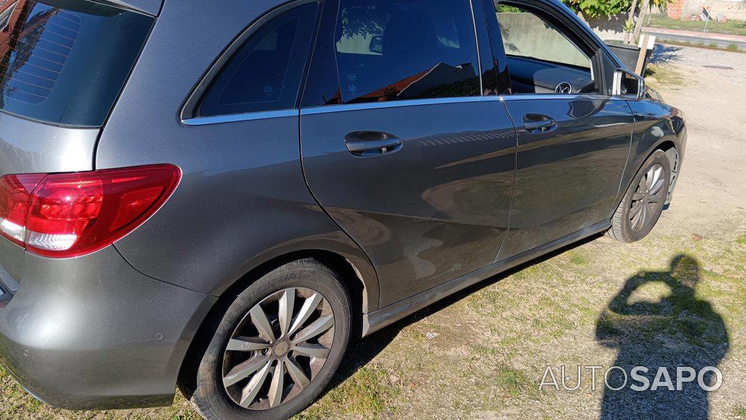 Mercedes-Benz Classe B 180 d AMG Line de 2016
