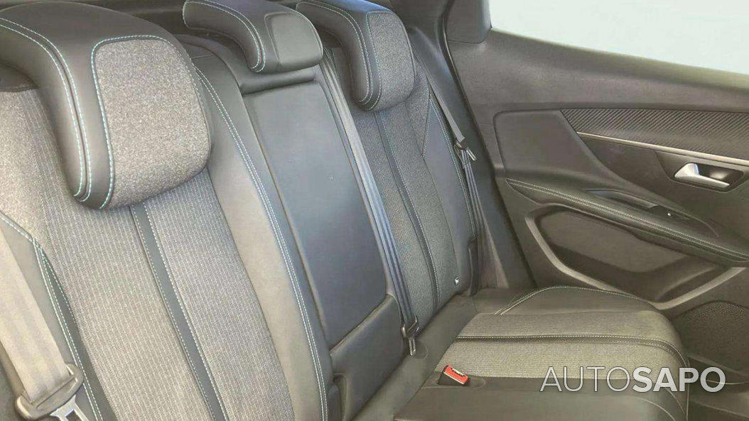 Peugeot 3008 1.2 PureTech Allure EAT8 de 2021