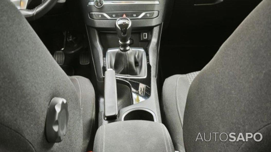 Peugeot 308 1.5 BlueHDi Style de 2021