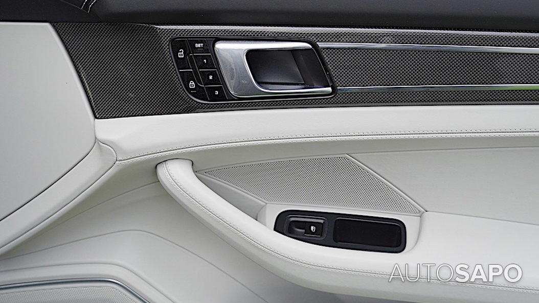 Porsche Panamera 4 E-Hybrid de 2020