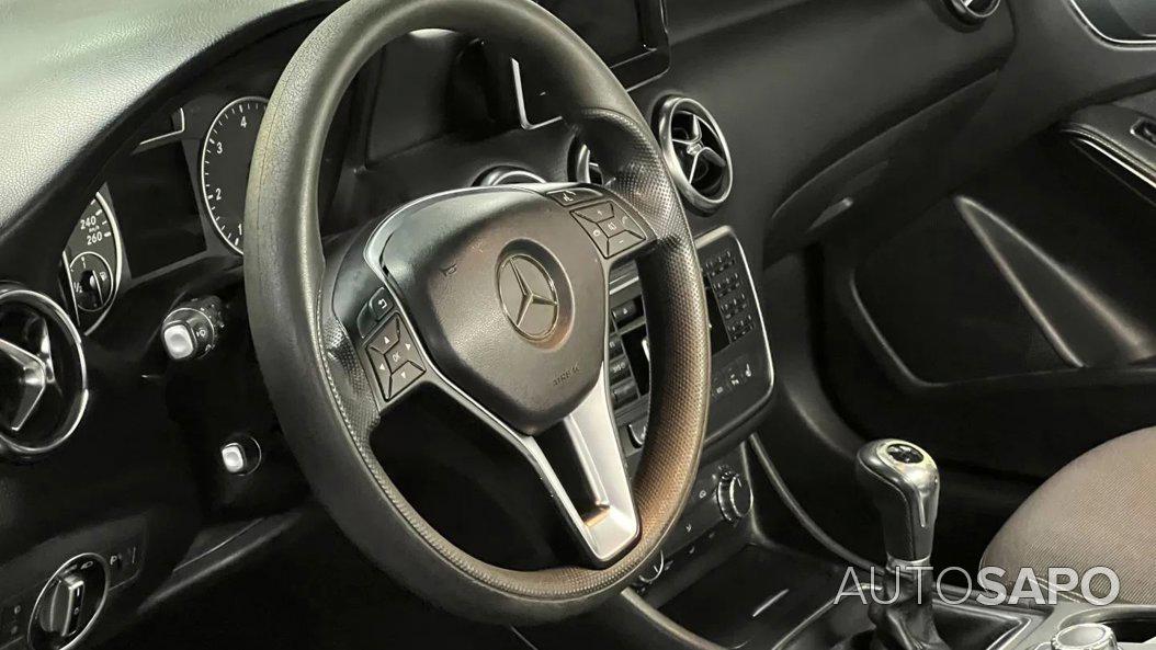 Mercedes-Benz Classe A 180 CDi B.E. Urban de 2014