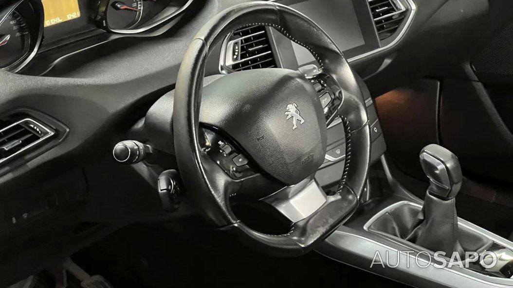 Peugeot 308 1.2 PureTech Allure de 2015