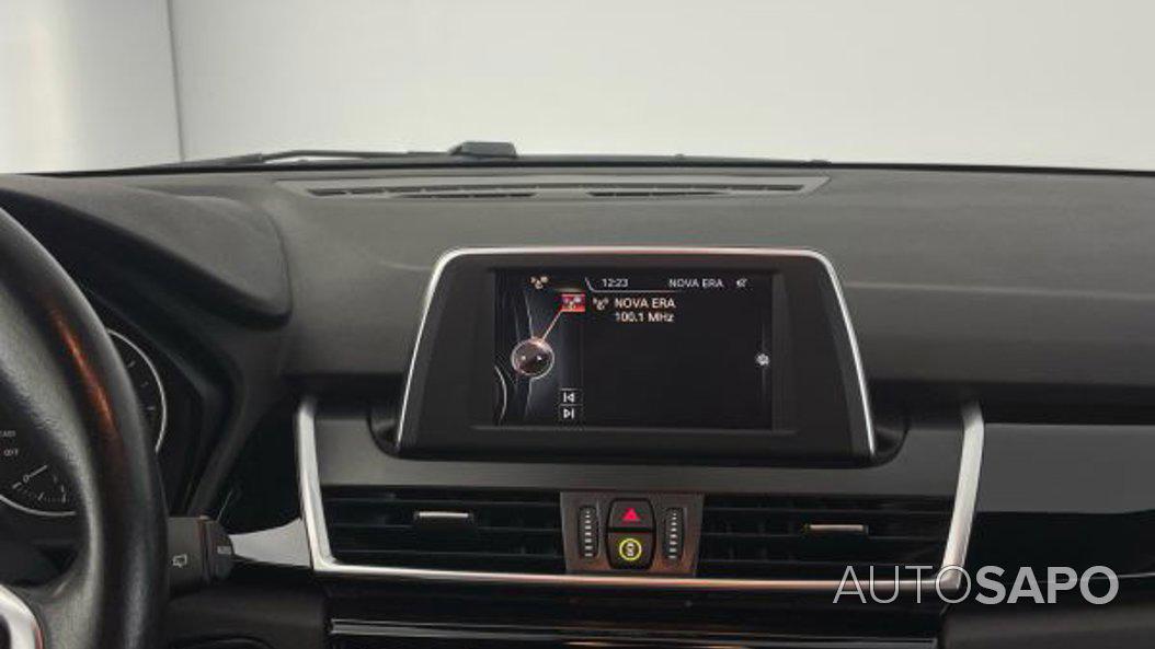 BMW Série 2 Active Tourer 216 d Auto de 2017