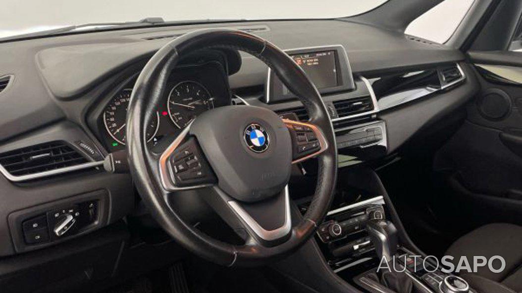 BMW Série 2 Active Tourer 216 d Auto de 2017