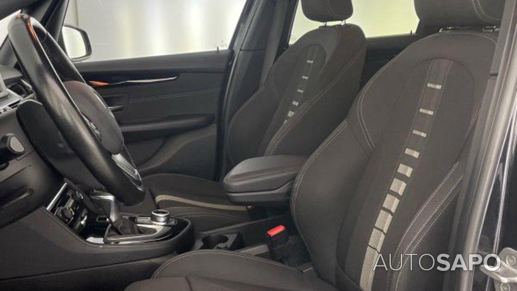 BMW Série 2 Active Tourer 216 d Auto de 2017