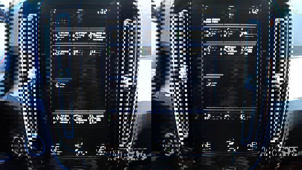 Volvo XC40 1.5 T2 Momentum Core de 2021