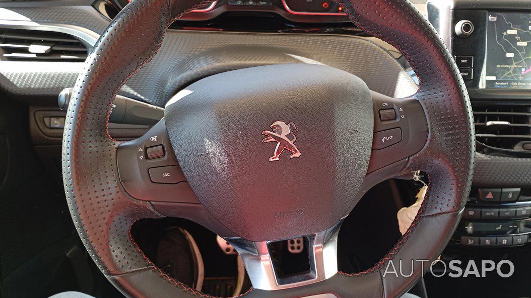 Peugeot 2008 1.2 PureTech GT Line EAT6 de 2017
