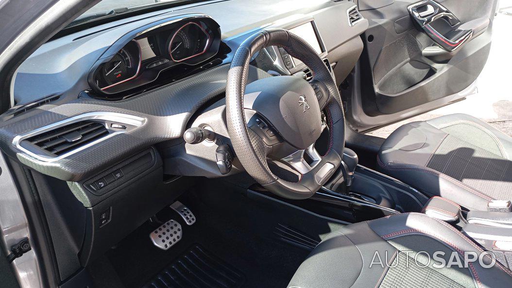 Peugeot 2008 1.2 PureTech GT Line EAT6 de 2017