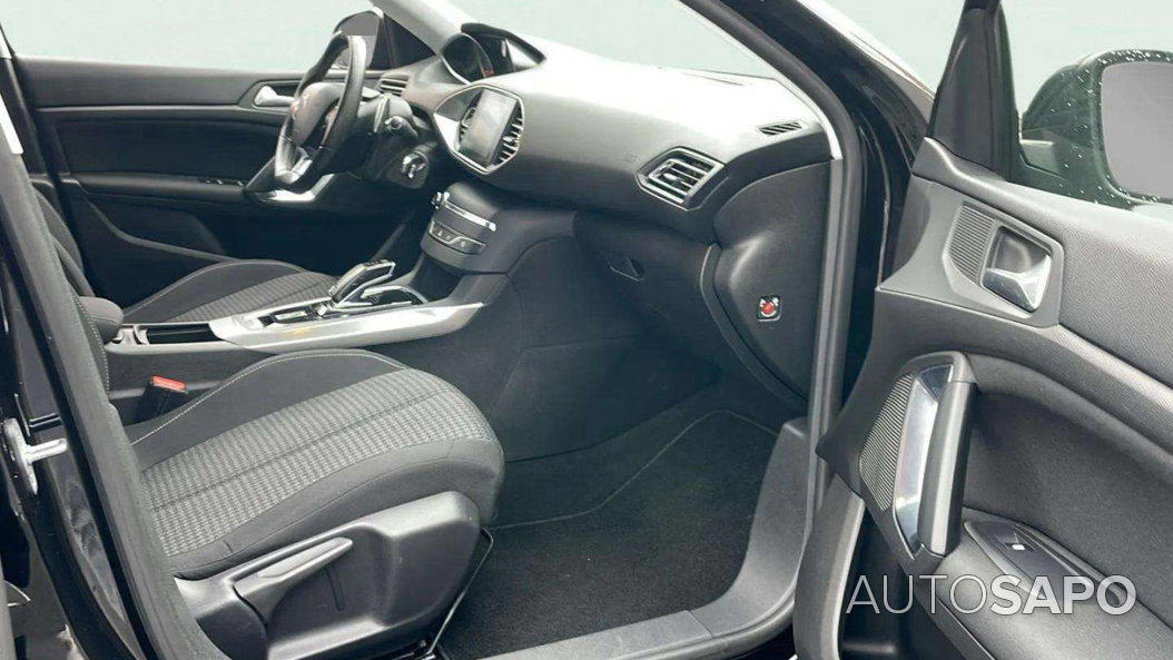 Peugeot 308 1.2 PureTech Allure de 2018