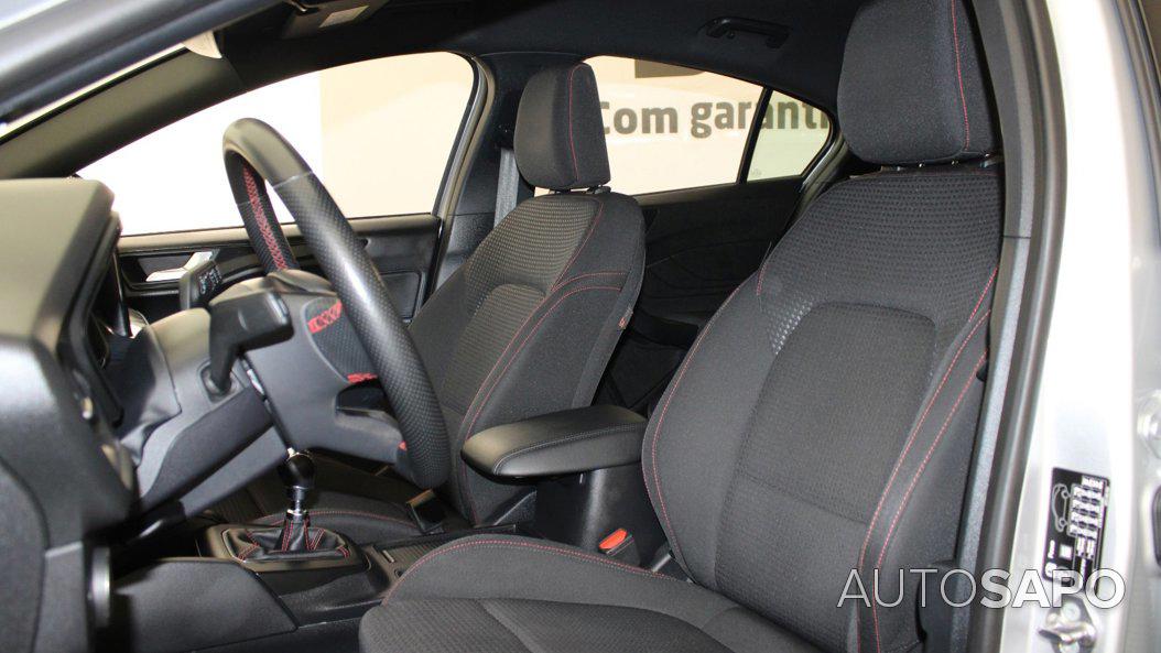 Ford Focus 1.0 EcoBoost MHEV ST-Line de 2022
