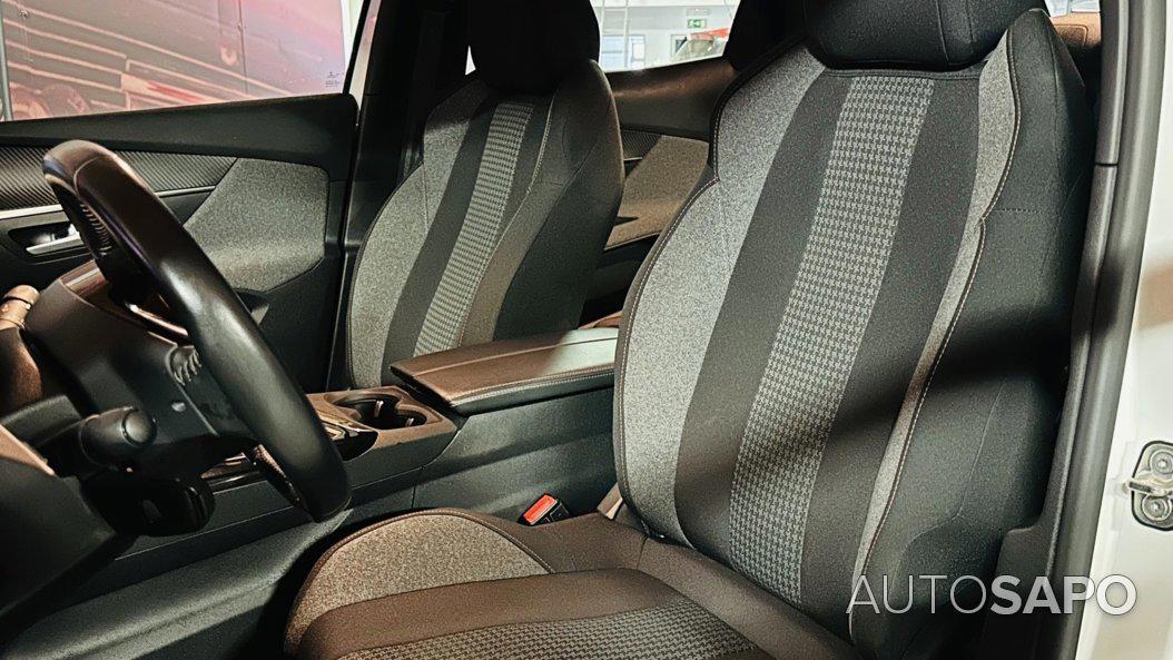 Peugeot 3008 1.2 PureTech Active Pack de 2021