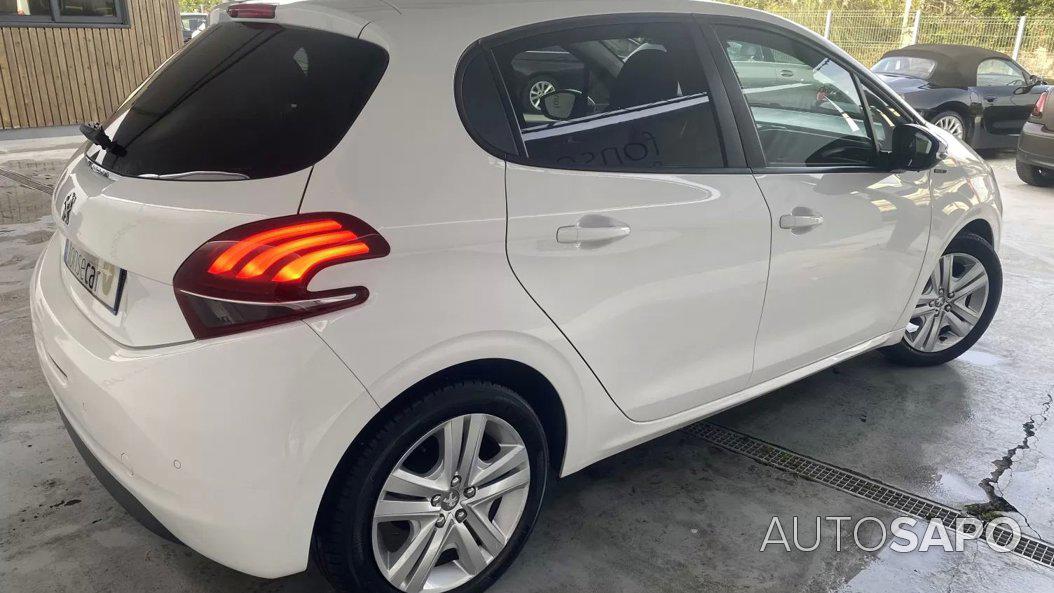 Peugeot 208 1.2 PureTech Allure de 2019