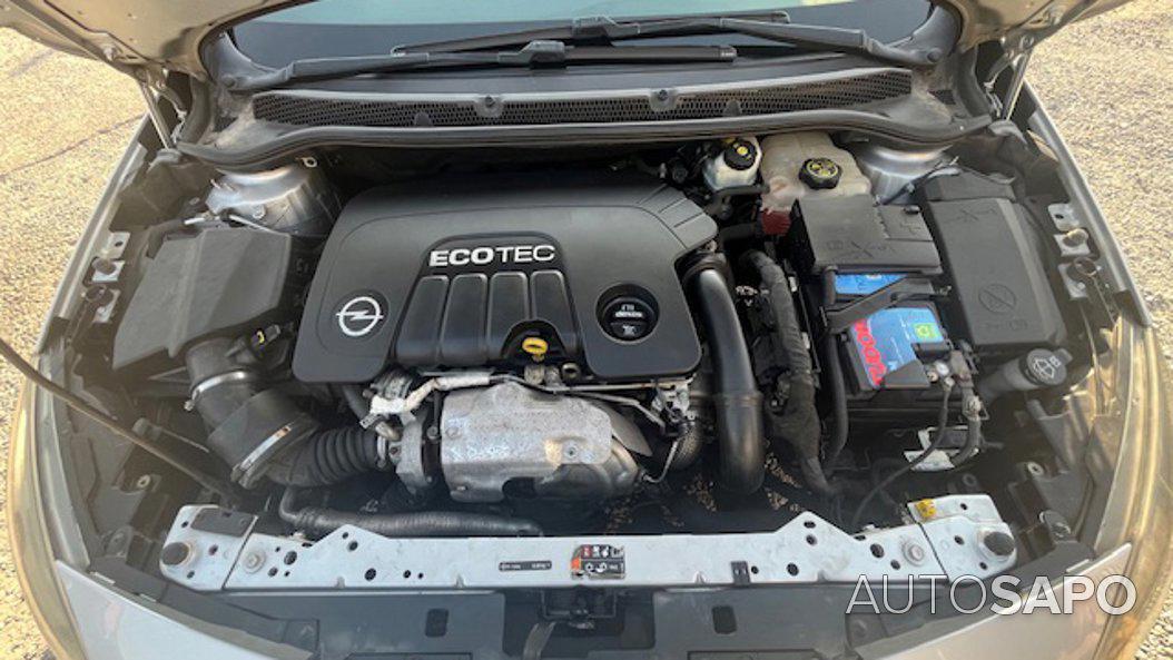 Opel Astra J Sports Tourer de 2015