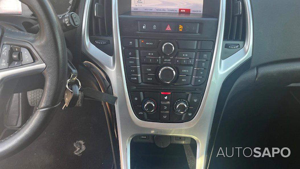 Opel Astra J Sports Tourer de 2015