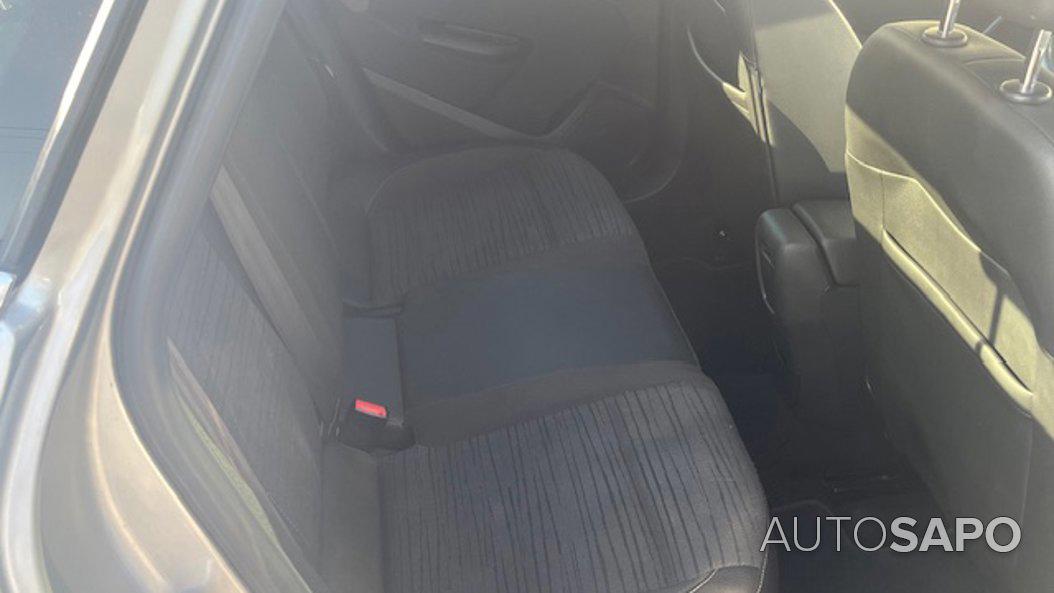 Opel Astra J Sports Tourer de 2015