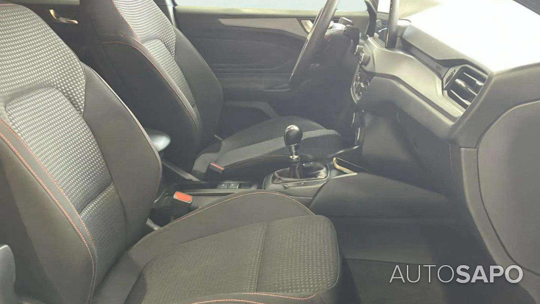 Ford Focus 1.0 EcoBoost MHEV ST-Line de 2023