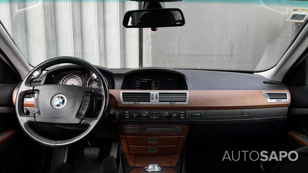 BMW Série 7 735 i de 2002