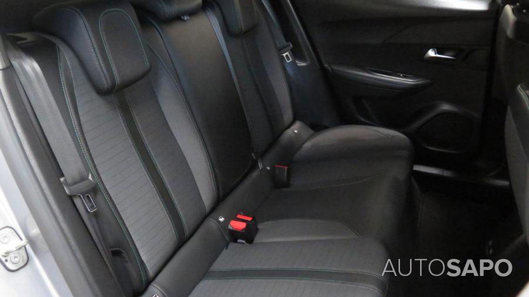 Peugeot 2008 1.2 PureTech Allure EAT8 de 2023