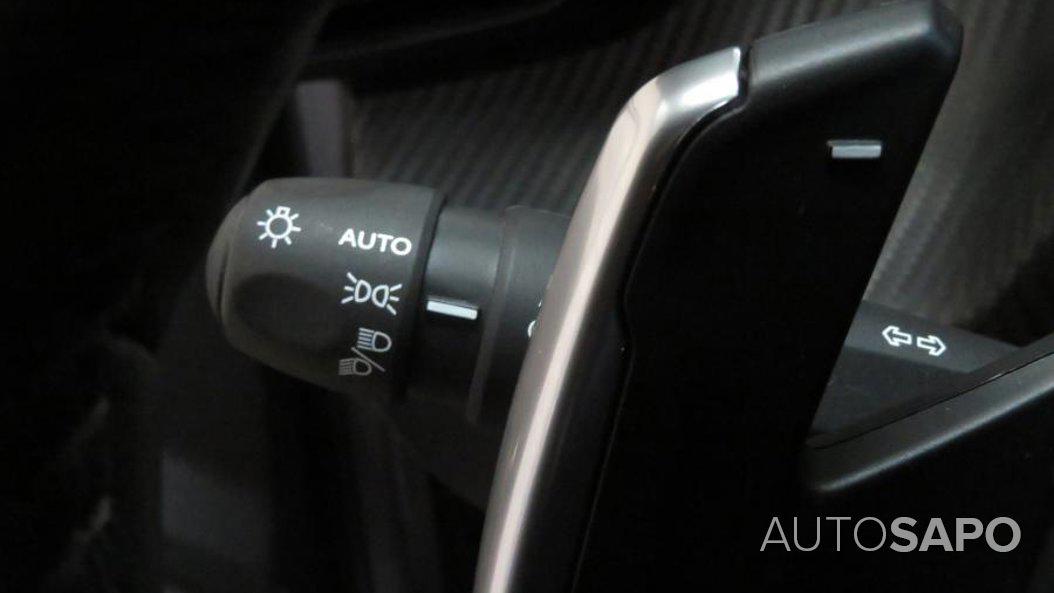 Peugeot 2008 1.2 PureTech Allure EAT8 de 2023
