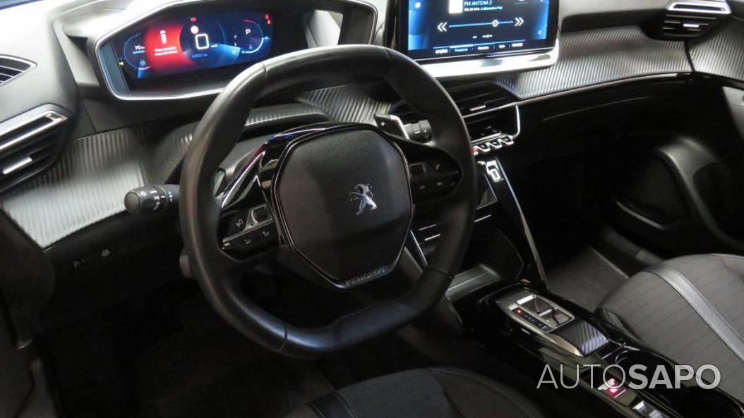Peugeot 2008 1.2 PureTech Allure EAT8 de 2023
