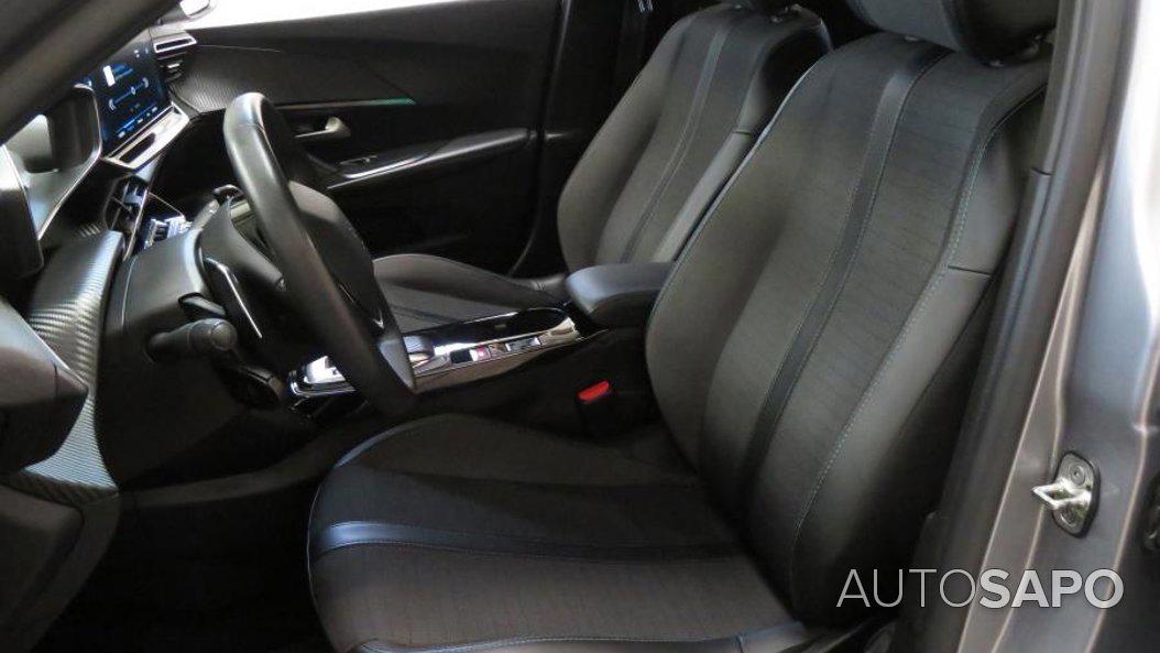 Peugeot 2008 1.2 PureTech Allure EAT8 de 2023