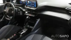 Peugeot 2008 1.2 PureTech Allure EAT8 de 2023