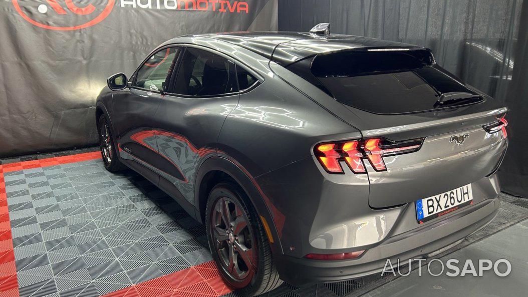 Ford Mustang Mach-E de 2021