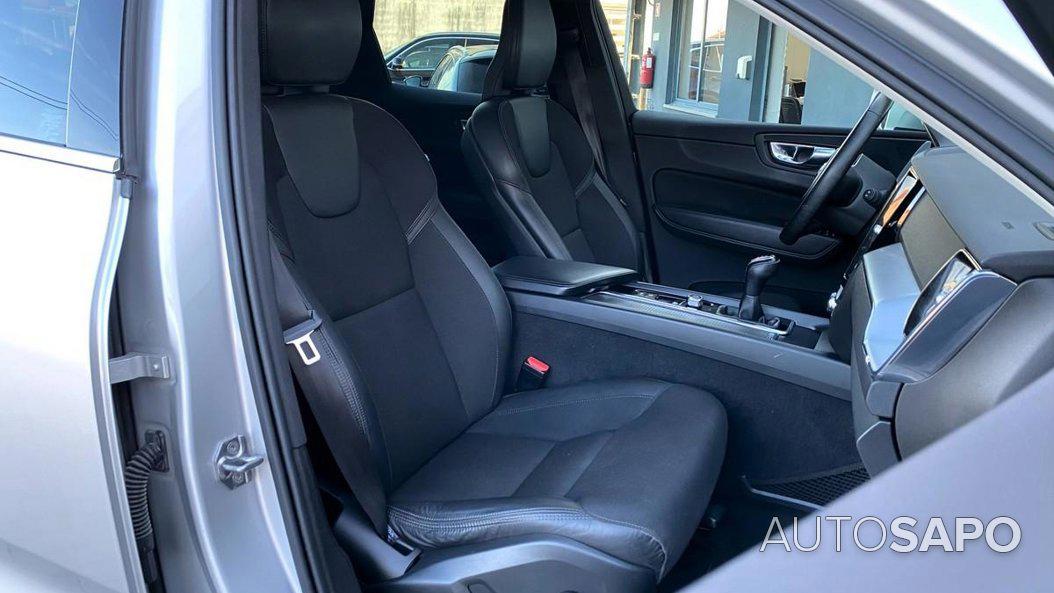 Volvo XC60 2.0 D4 Momentum Plus de 2020