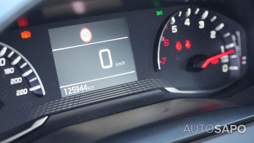 Peugeot 2008 1.2 PureTech Active Pack de 2021