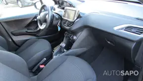 Peugeot 208 1.2 PureTech Allure Pack EAT8 de 2019