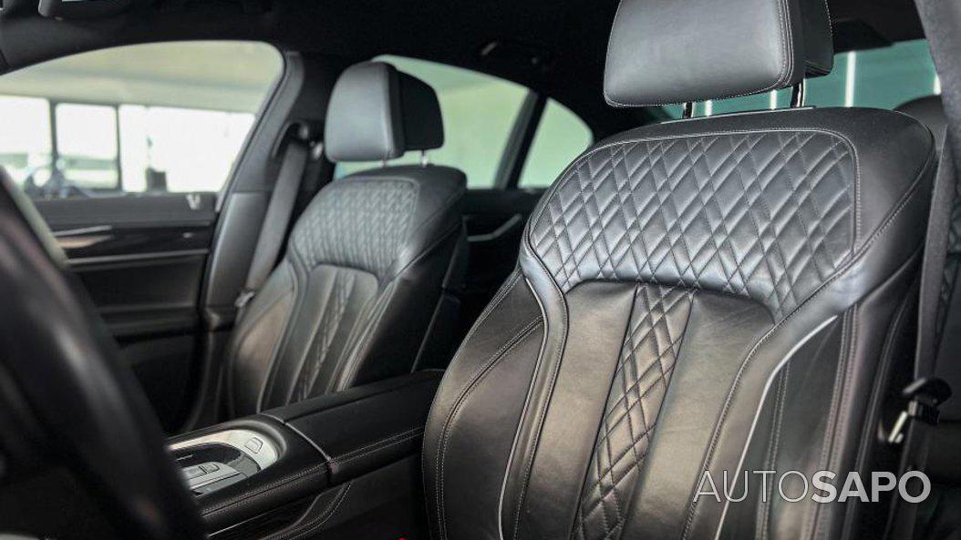 BMW Série 7 730 d Pack M de 2016