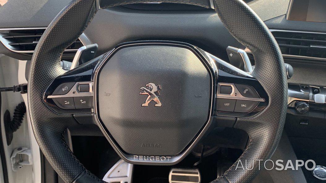 Peugeot 3008 1.6 Hybrid4 Allure e-EAT8 de 2020