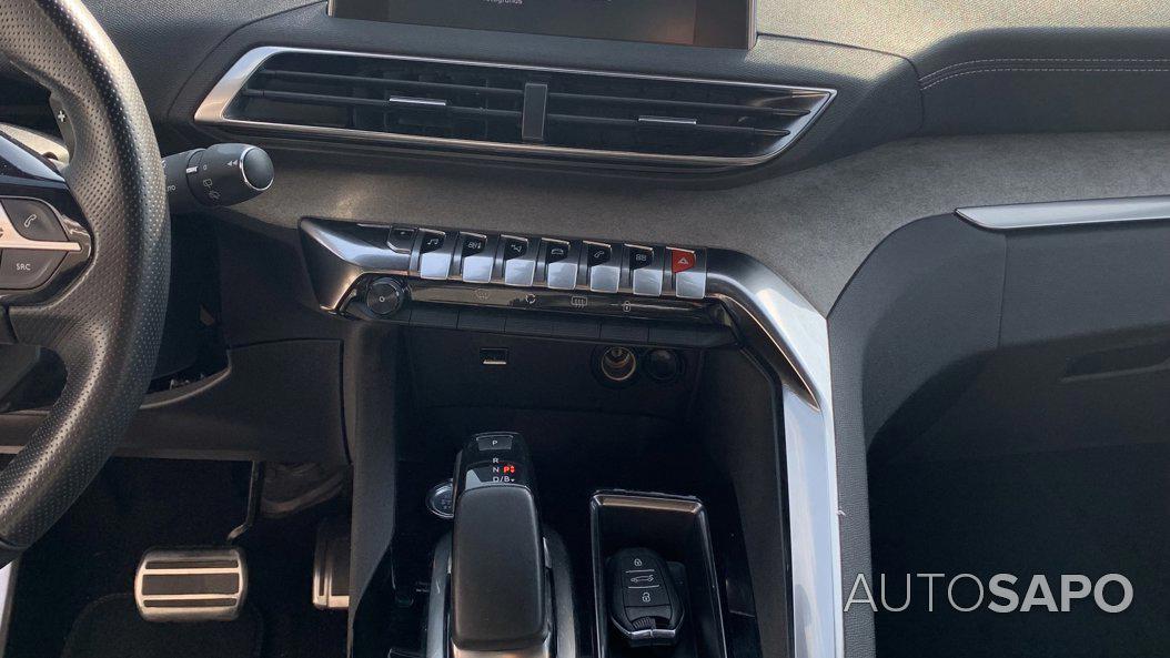 Peugeot 3008 1.6 Hybrid4 Allure e-EAT8 de 2020