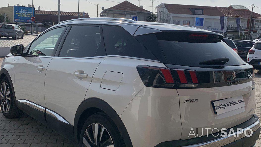 Peugeot 3008 1.6 Hybrid4 Allure e-EAT8 de 2020