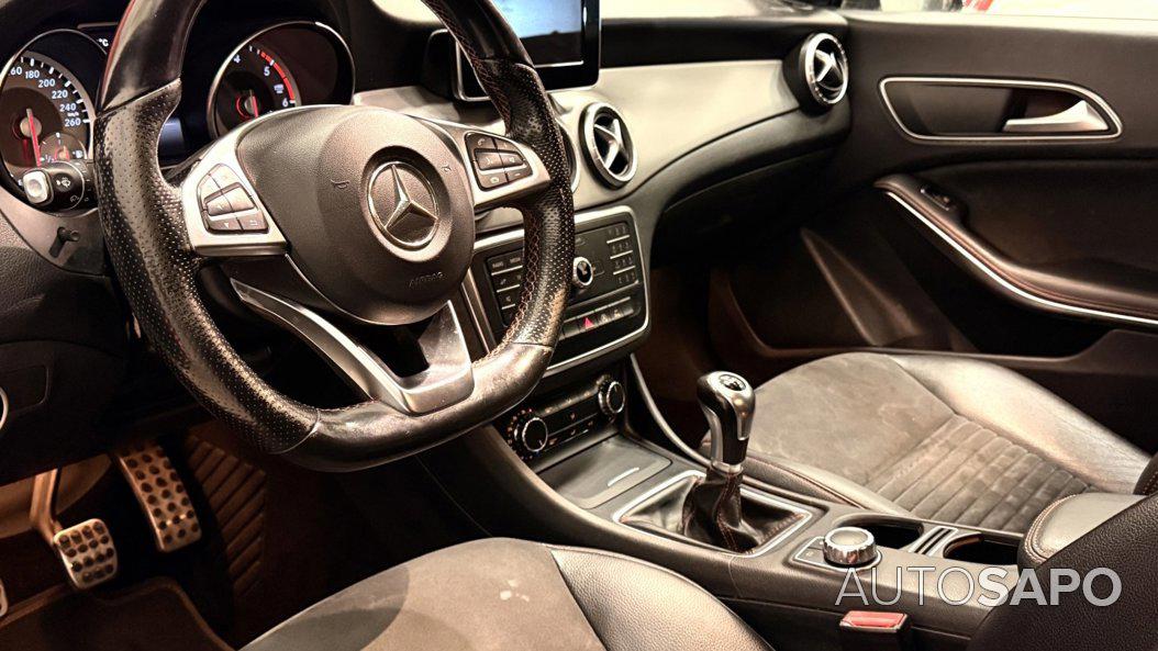 Mercedes-Benz Classe CLA 200 d Shooting Brake AMG Line de 2015
