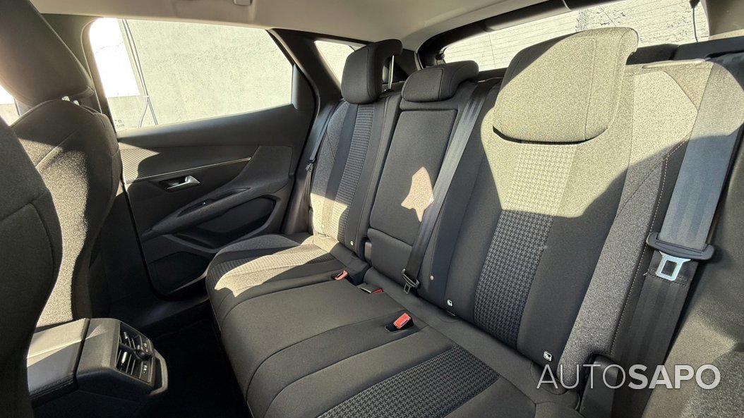 Peugeot 3008 1.5 BlueHDi Active Pack de 2021