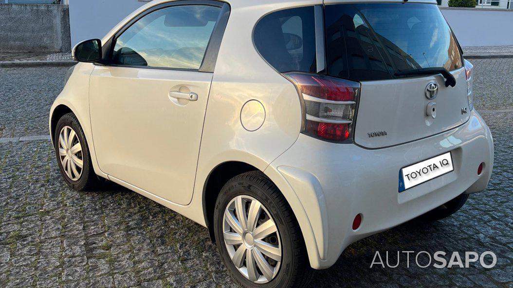 Toyota iQ 1.0 VVT-i 2 de 2011