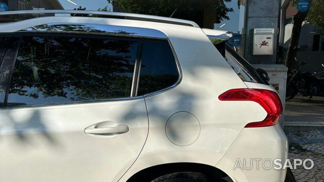 Peugeot 2008 1.2 PureTech Allure de 2015