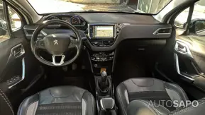 Peugeot 2008 1.2 PureTech Allure de 2015