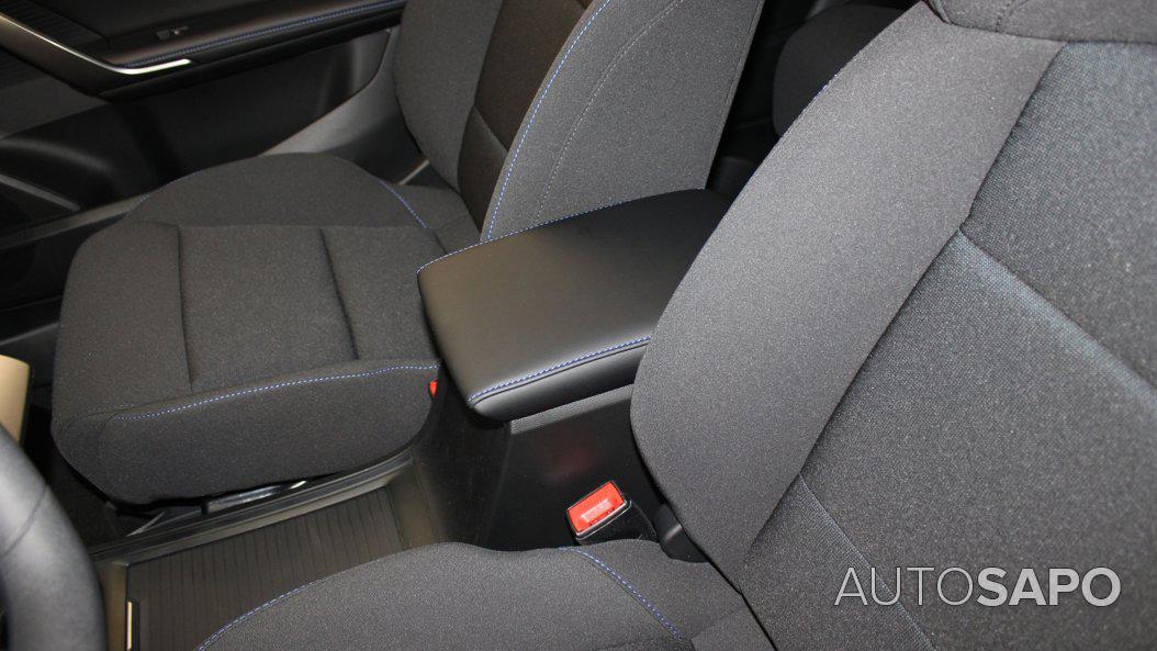 MG MG4 51 kWh Standard de 2025